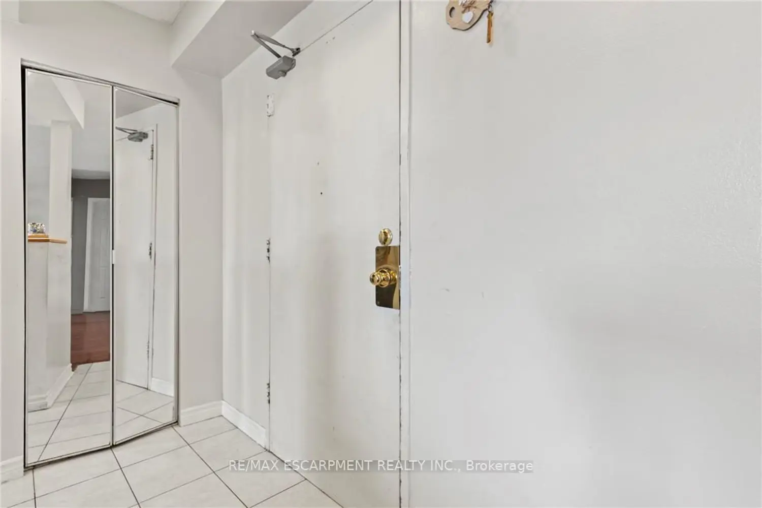 851 Queenston Road 105 photo 2