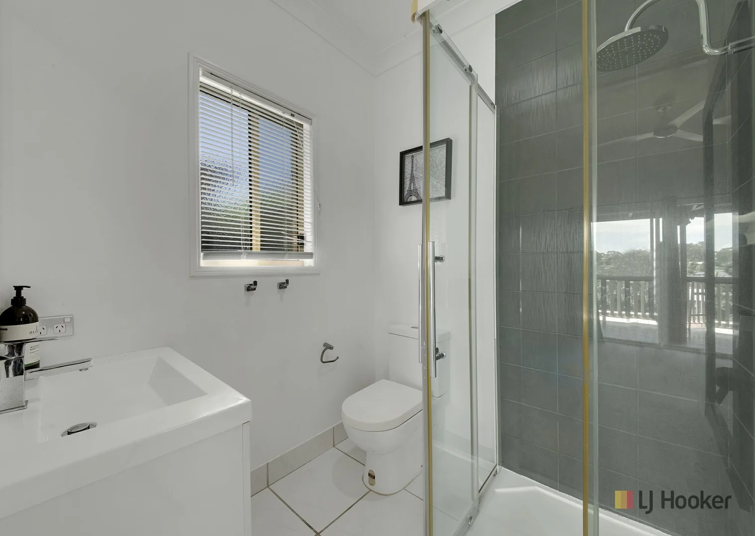 Additional image 10 of 18 Centenary Drive, Boyne Island QLD 4680