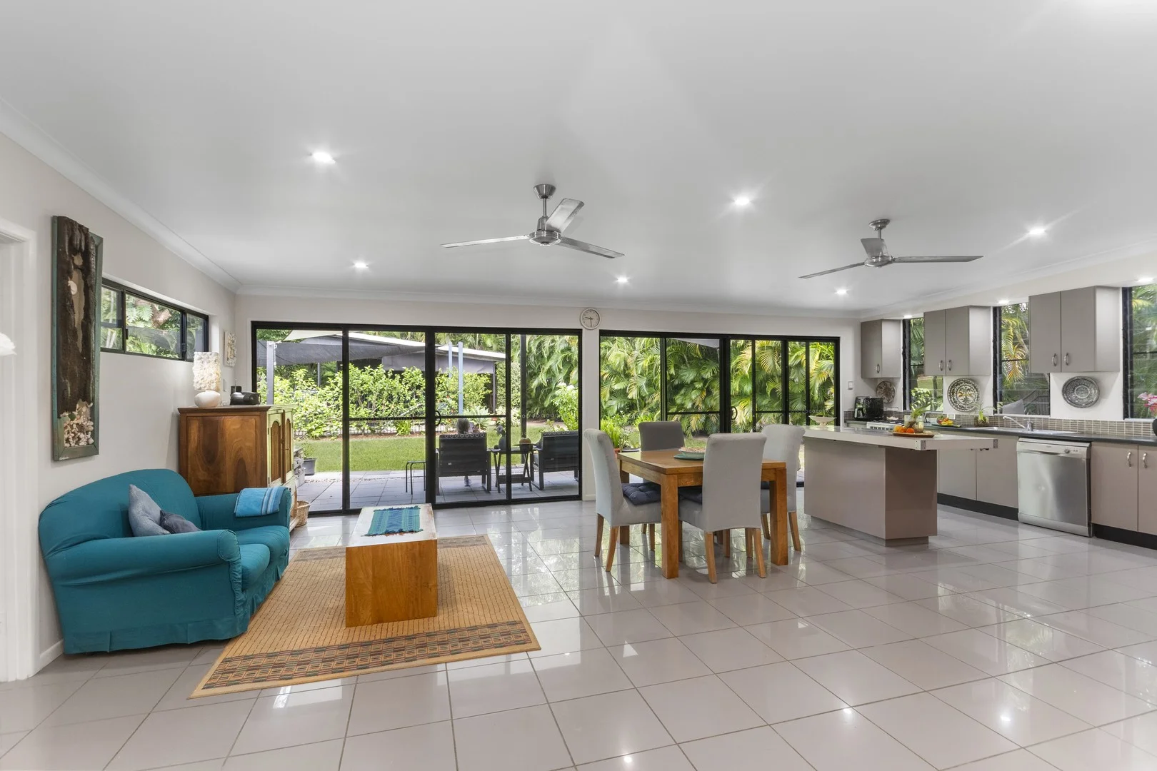 44 Barton Street, Nelly Bay QLD 4819