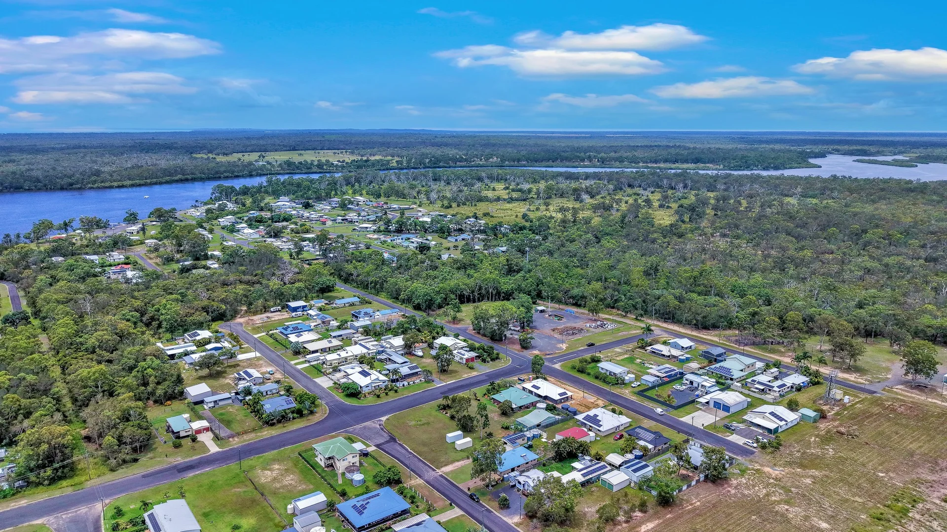 15 Gregory Street, Buxton QLD 4660 photo 4