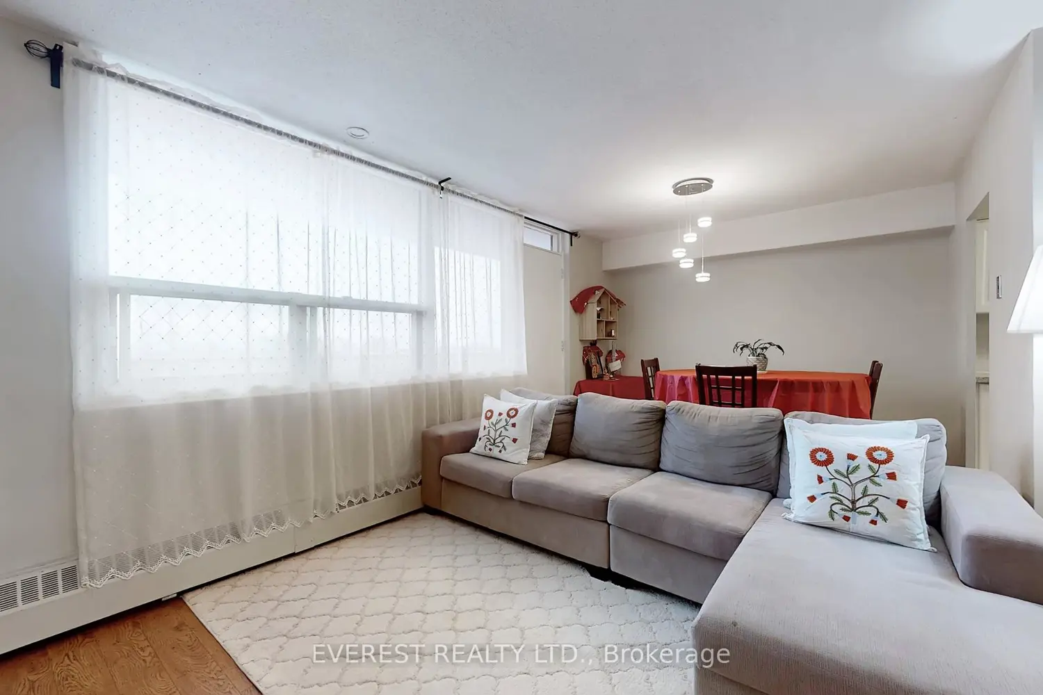 180 Markham Road 906 photo 4