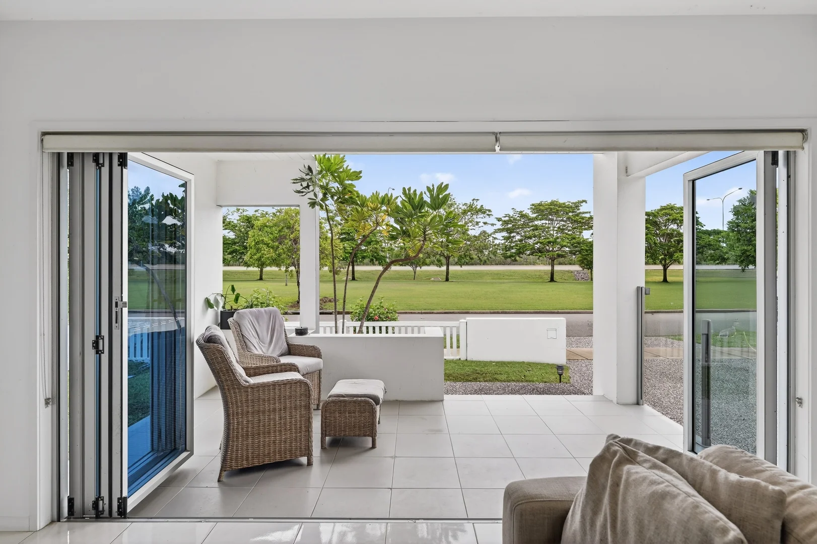 9 Cherington Boulevard, Shaw QLD 4818 photo 3