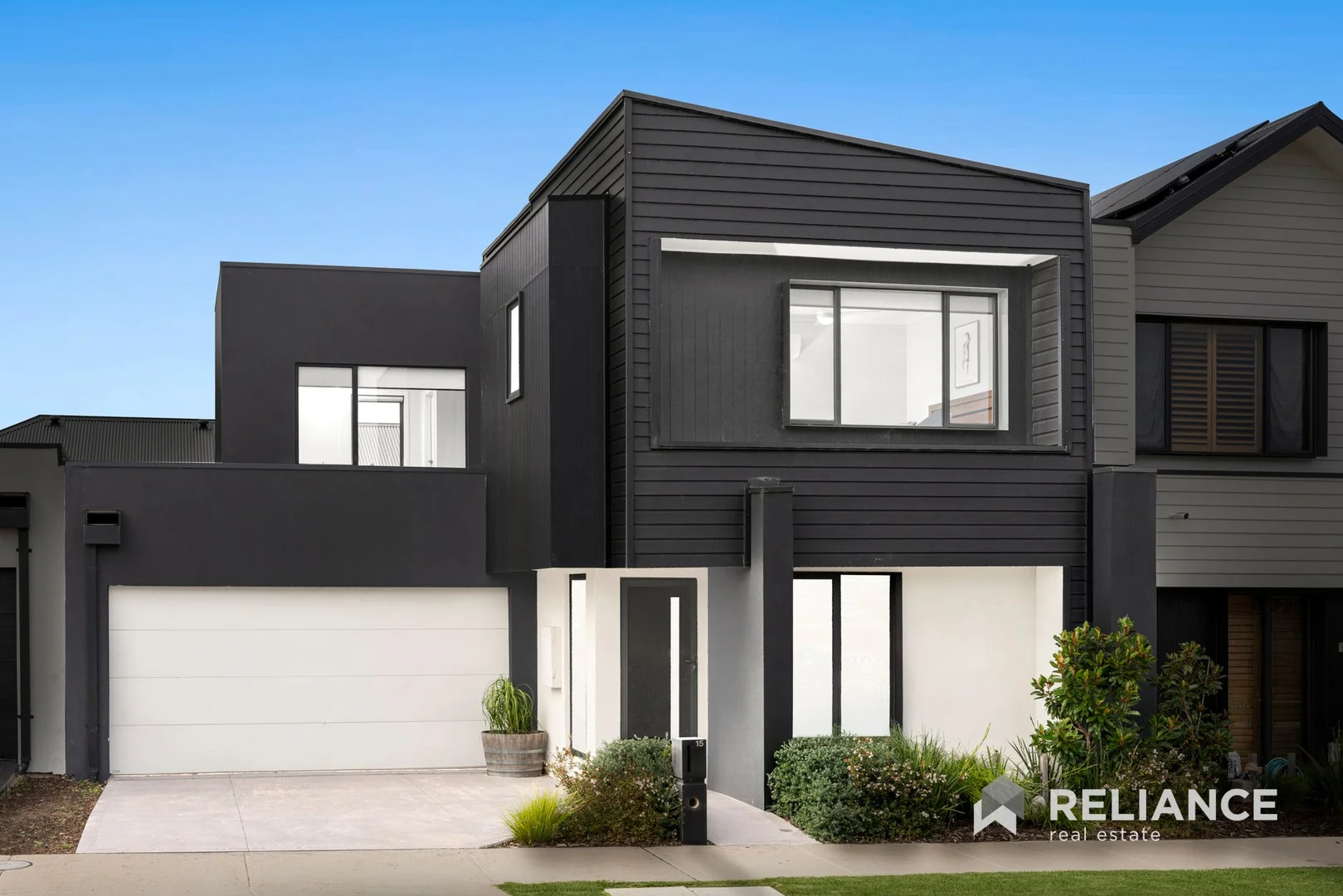 15 Interlaken Avenue, Manor Lakes VIC 3024