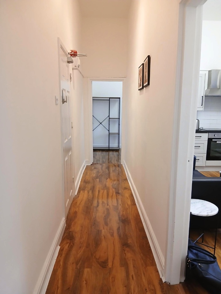 2 Bed Flat, Seymour Road, M8, N1 7GU photo 3