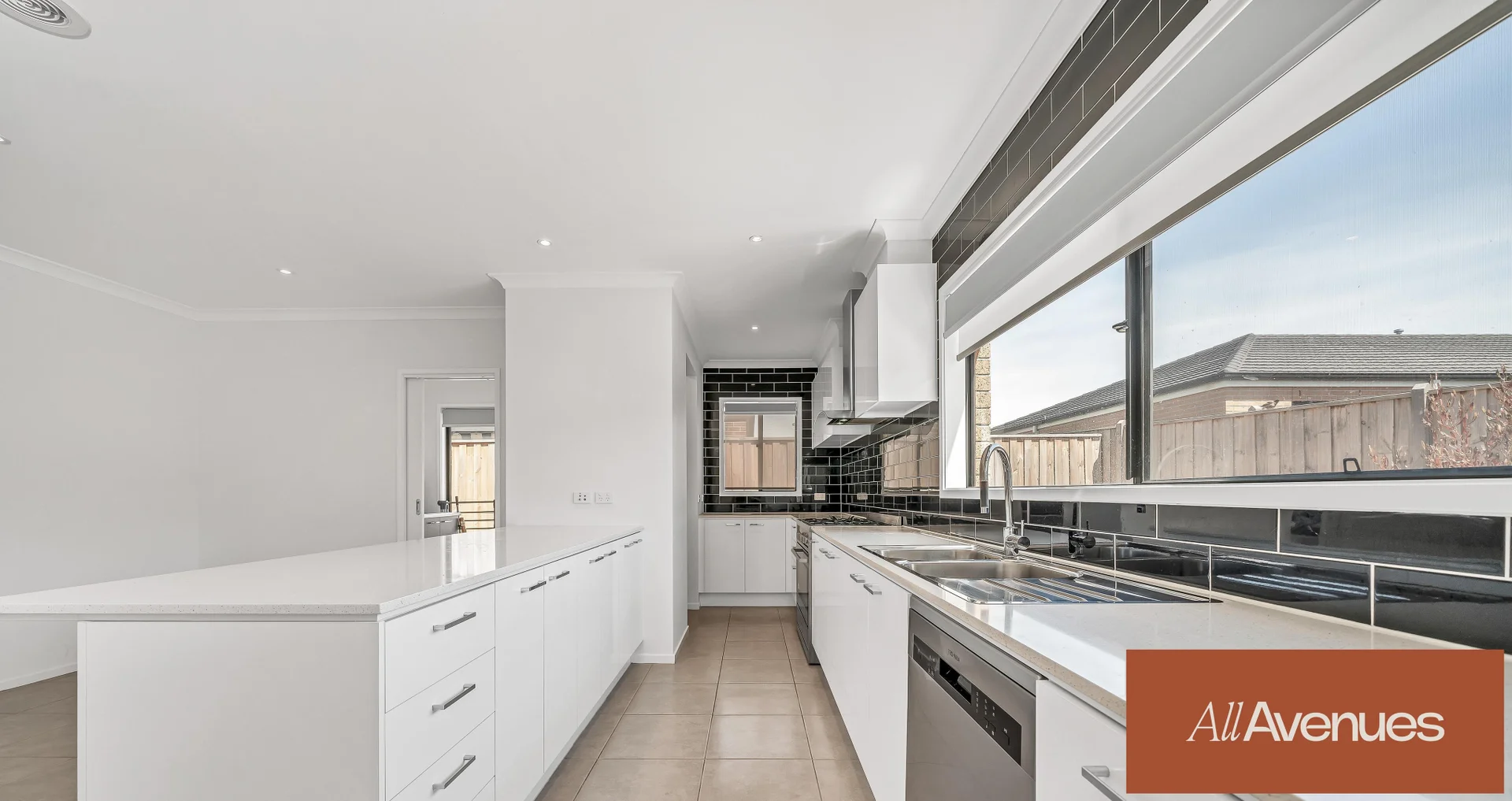 Additional image 2 of 28 Omeara Crescent, Cranbourne East VIC 3977