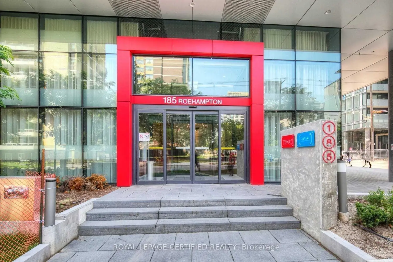 185 Roehampton Avenue 301 photo 3