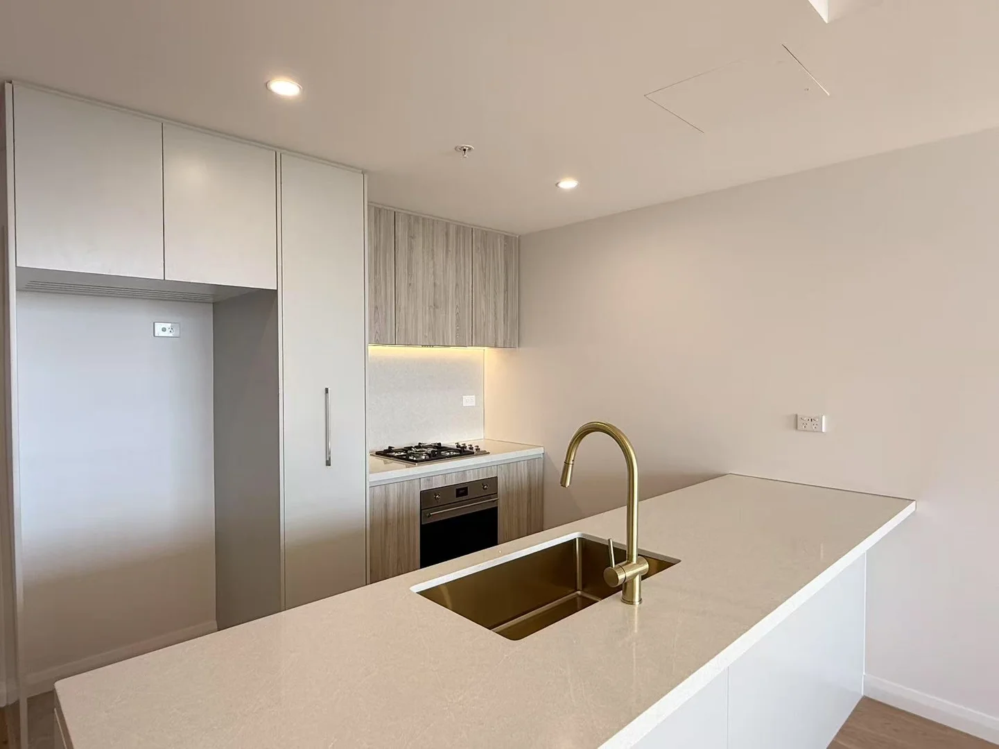Additional image 4 of 504/13 De Clambe Drive, Castle Hill NSW 2154