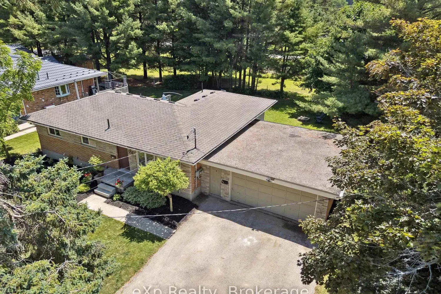 550 Elora Street