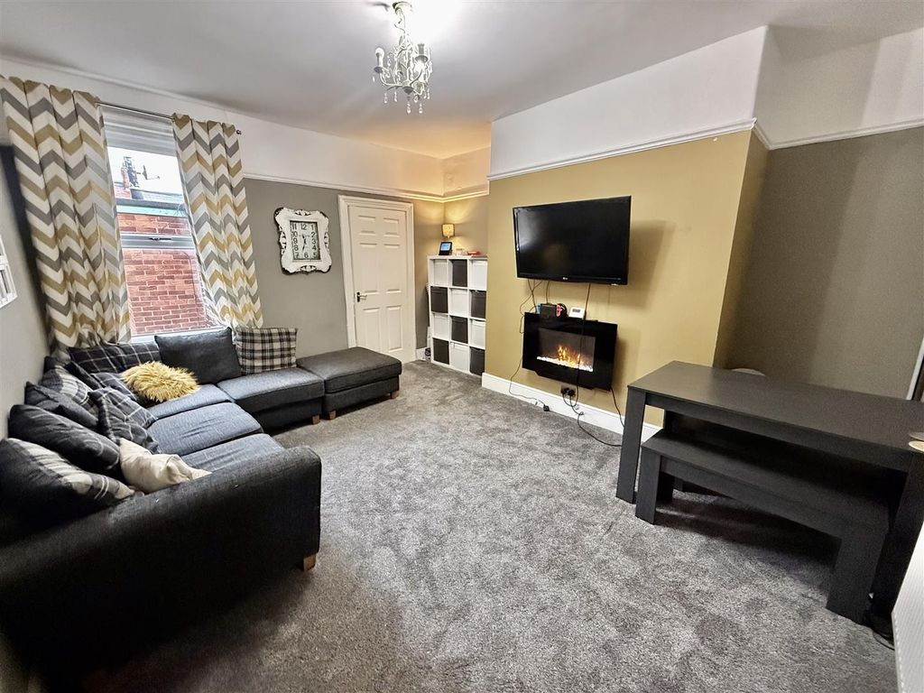 Additional image 2 of 3 bed flat for saleGeorge Street, Pelaw, Gateshead NE10