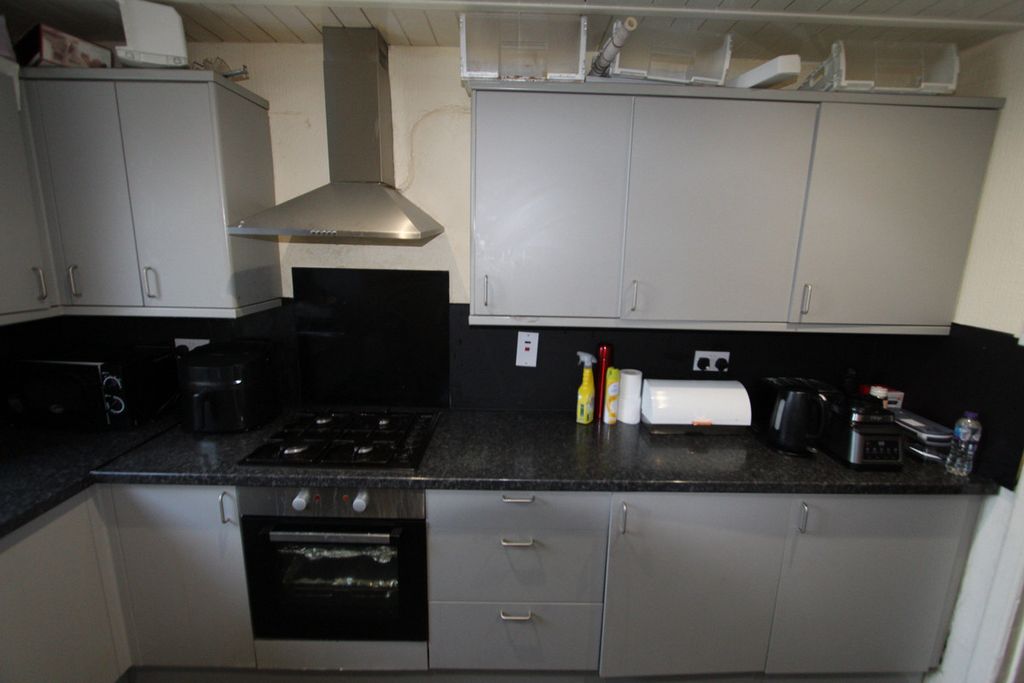 Additional image 3 of 3 bed flat for saleHigh Street, Johnstone, 8 PA5