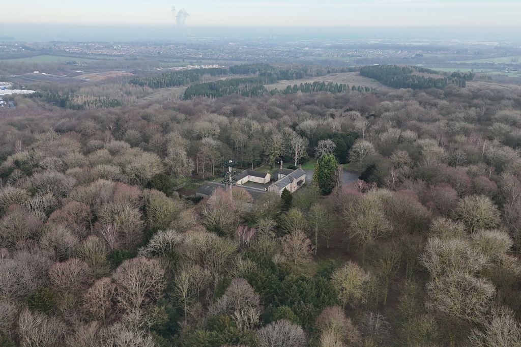 Additional image 3 of 5 bed detached house for saleBroomhouse Lane, Edlington, Doncaster DN12