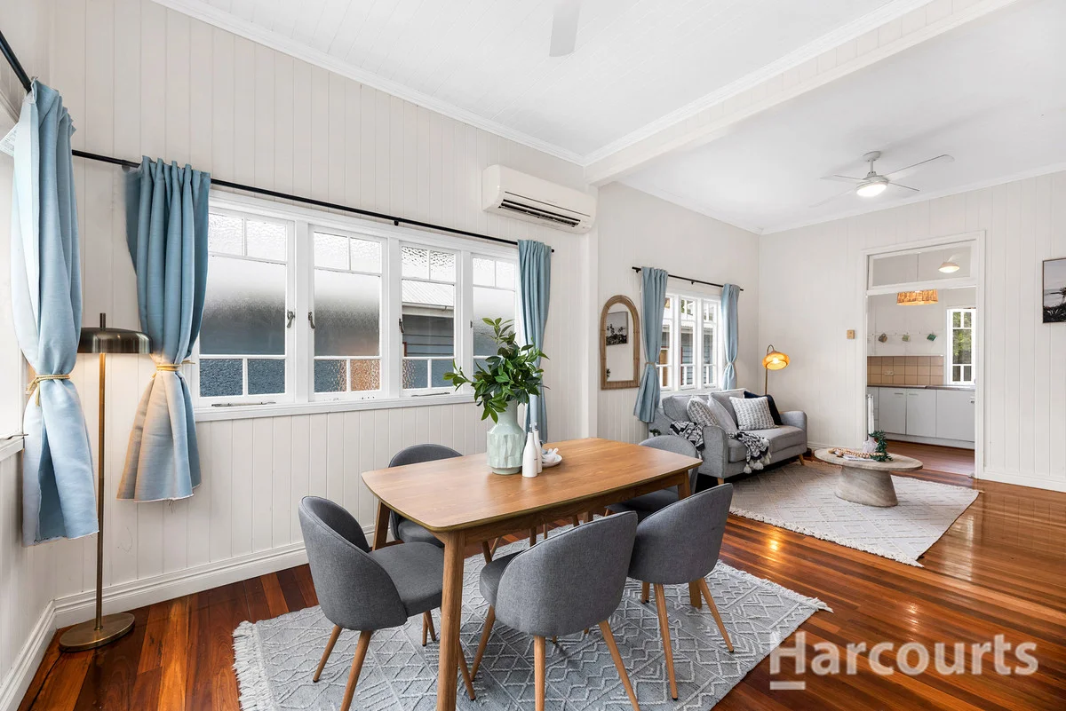 28 Barton Street, Sandgate QLD 4017 photo 3
