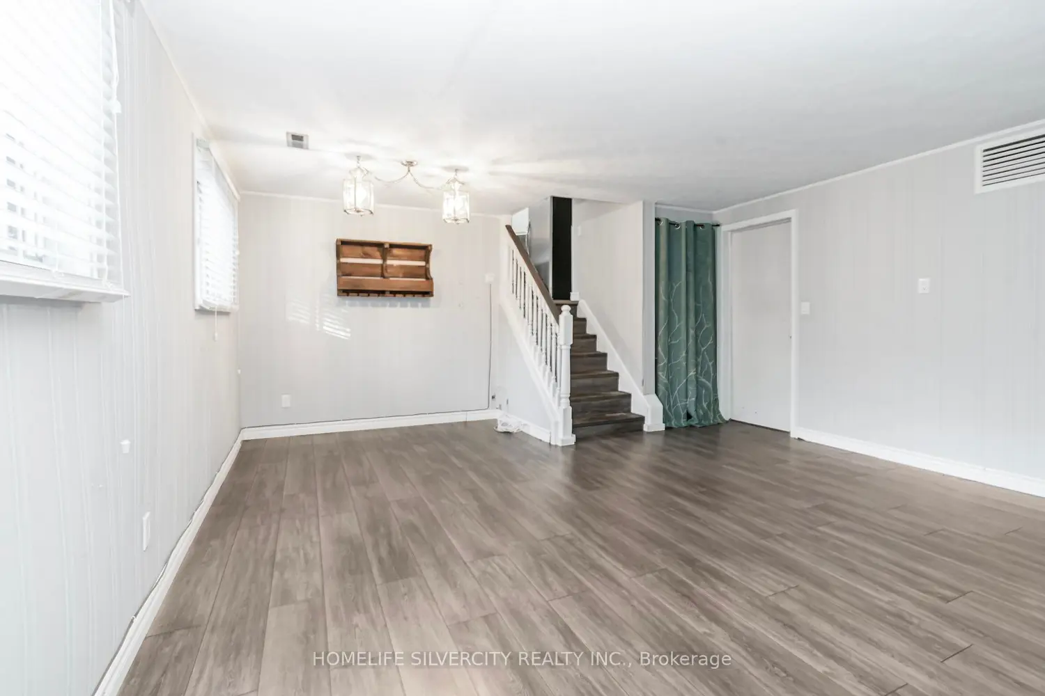 Additional image 10 of 35 Lynn Park Avenue