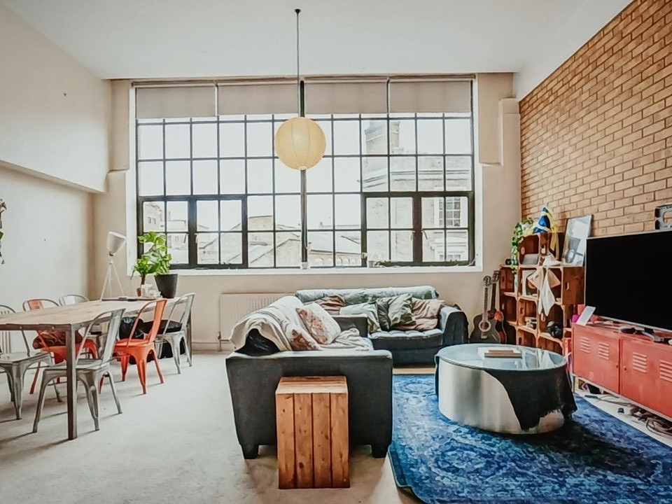 1 Bed Flat, Chimney Court, E1W, N1 7GU photo 2