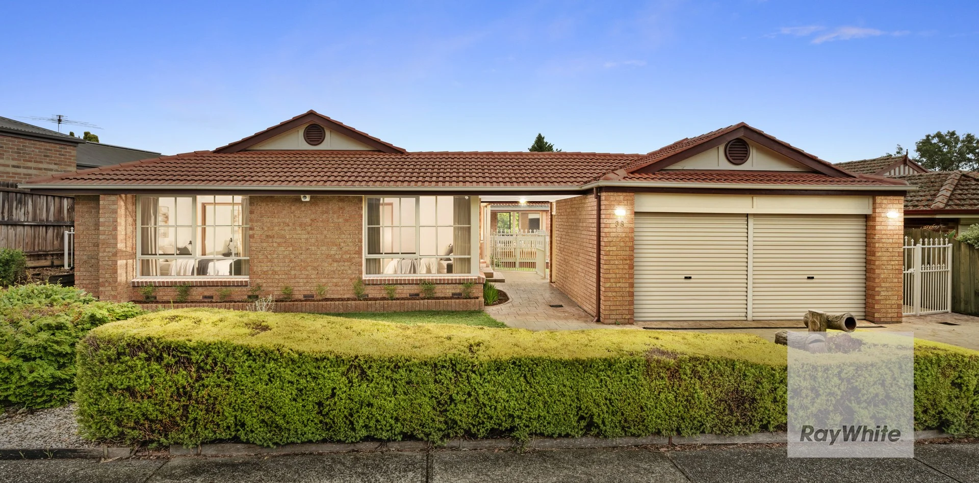 38 Grevillia Drive, Mill Park VIC 3082