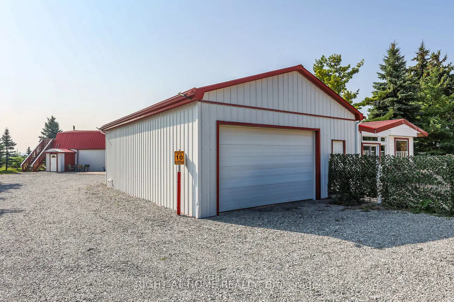 1027 Niagara Stone Road photo 5