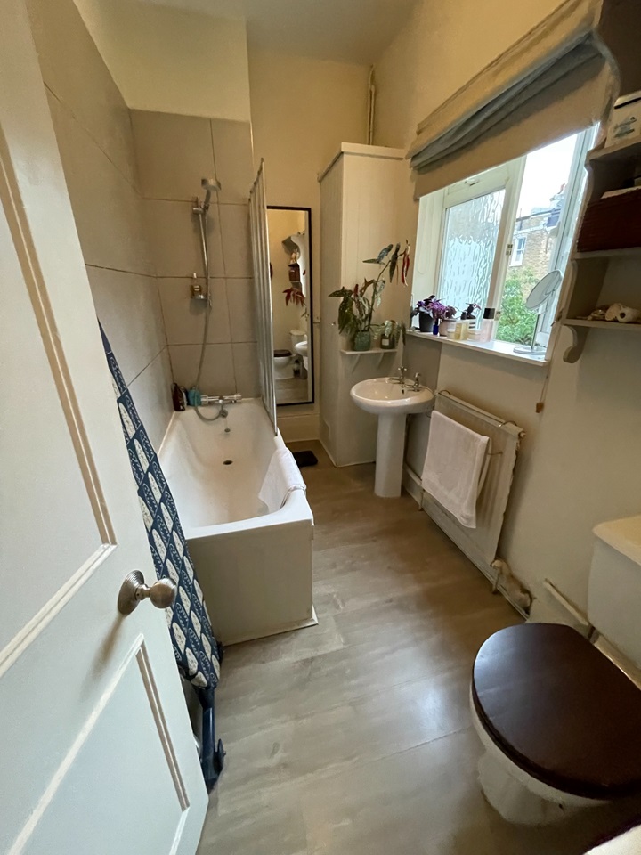 1 Bed Flat, Halford Road, SW6, N1 7GU photo 5