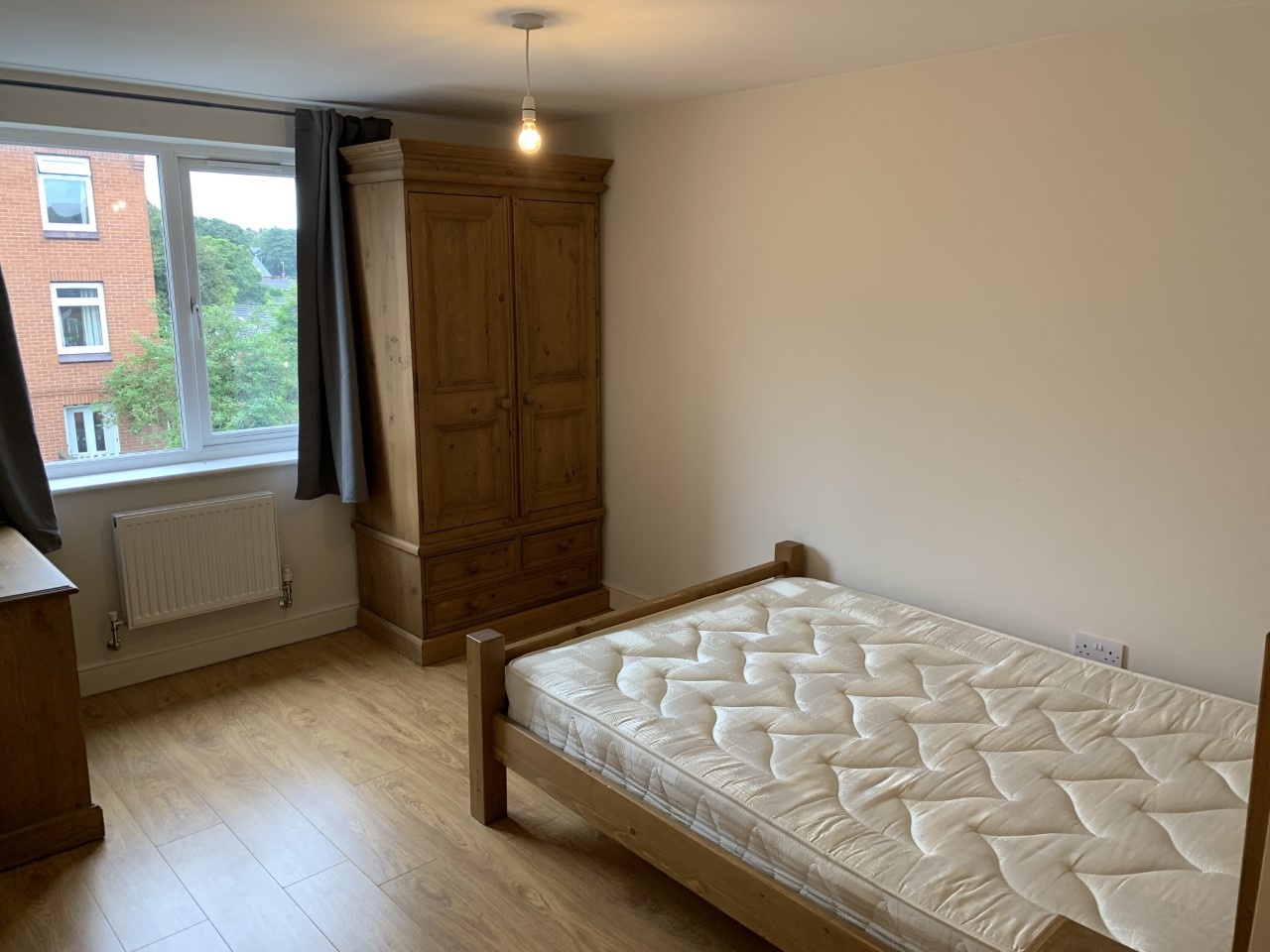 2 Bed Flat, Edwin Road, LS6, N1 7GU photo 4