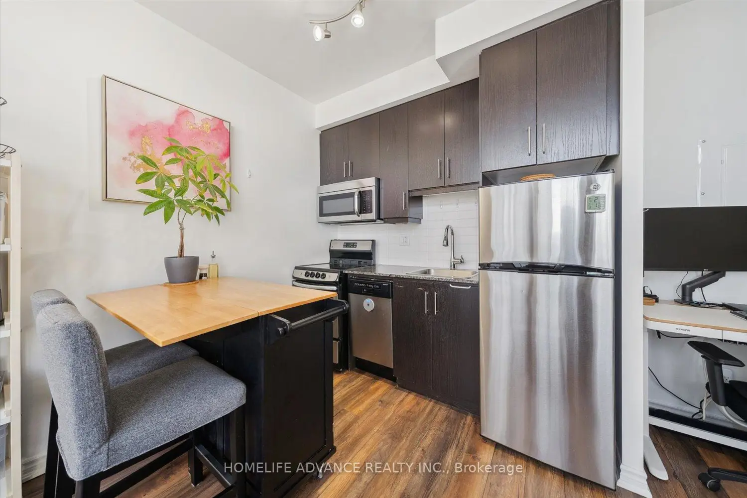 15 James Finlay Way 1117 photo 5