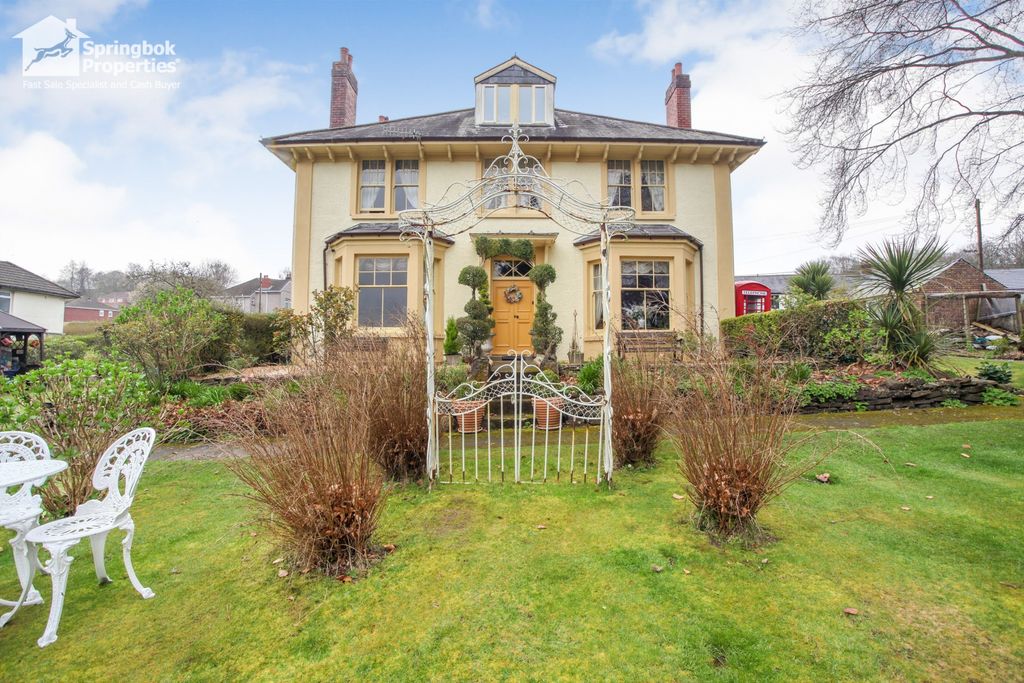 6 bed detached house for saleBritannia Villas, Britannia Terrace, Blackwood, Gwent NP12