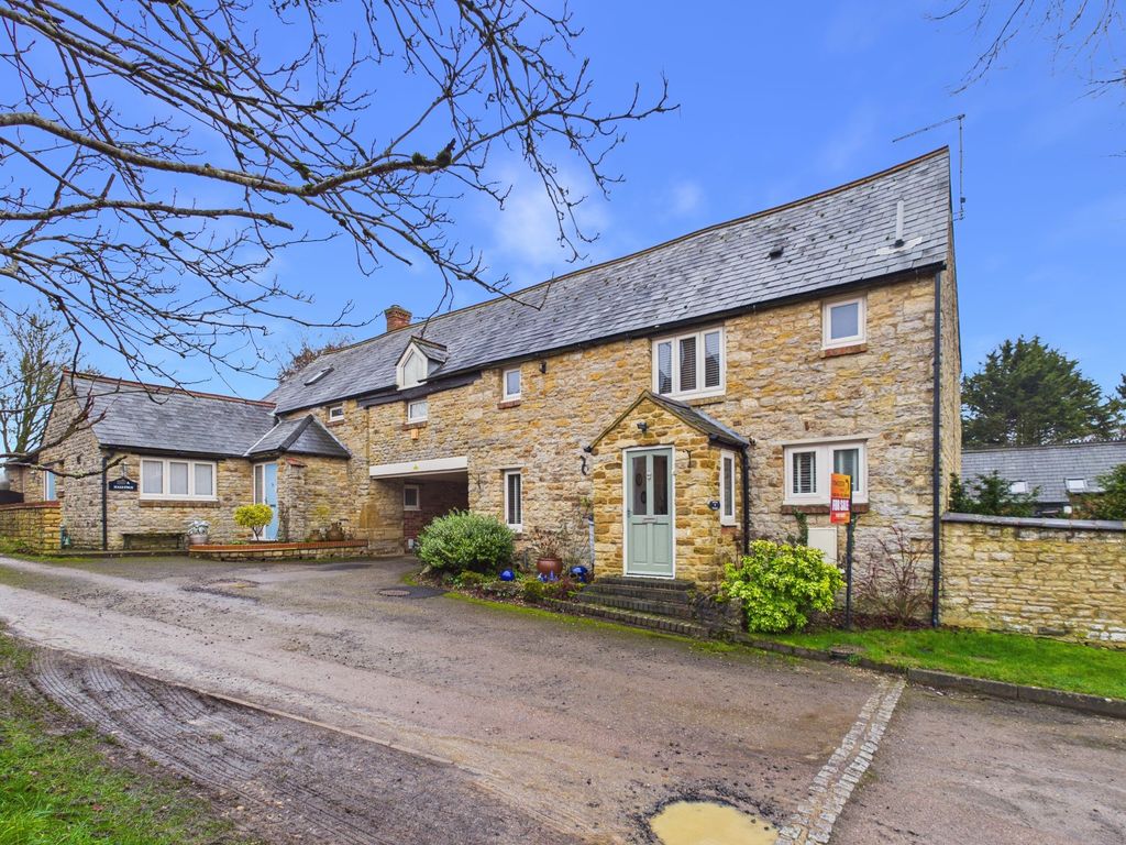 3 bed barn conversion for saleHigh Street North, Tiffield NN12