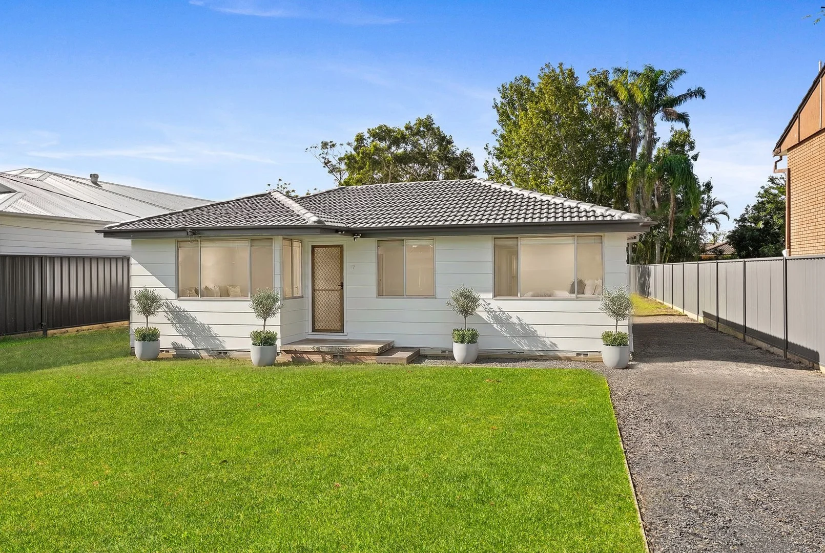 7 Erin Avenue, Berkeley Vale NSW 2261