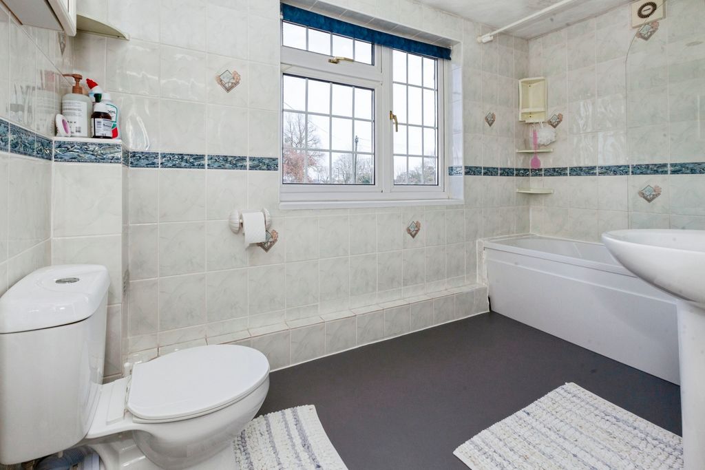 Additional image 13 of 5 bed detached house for saleStation Road, Slough SL1