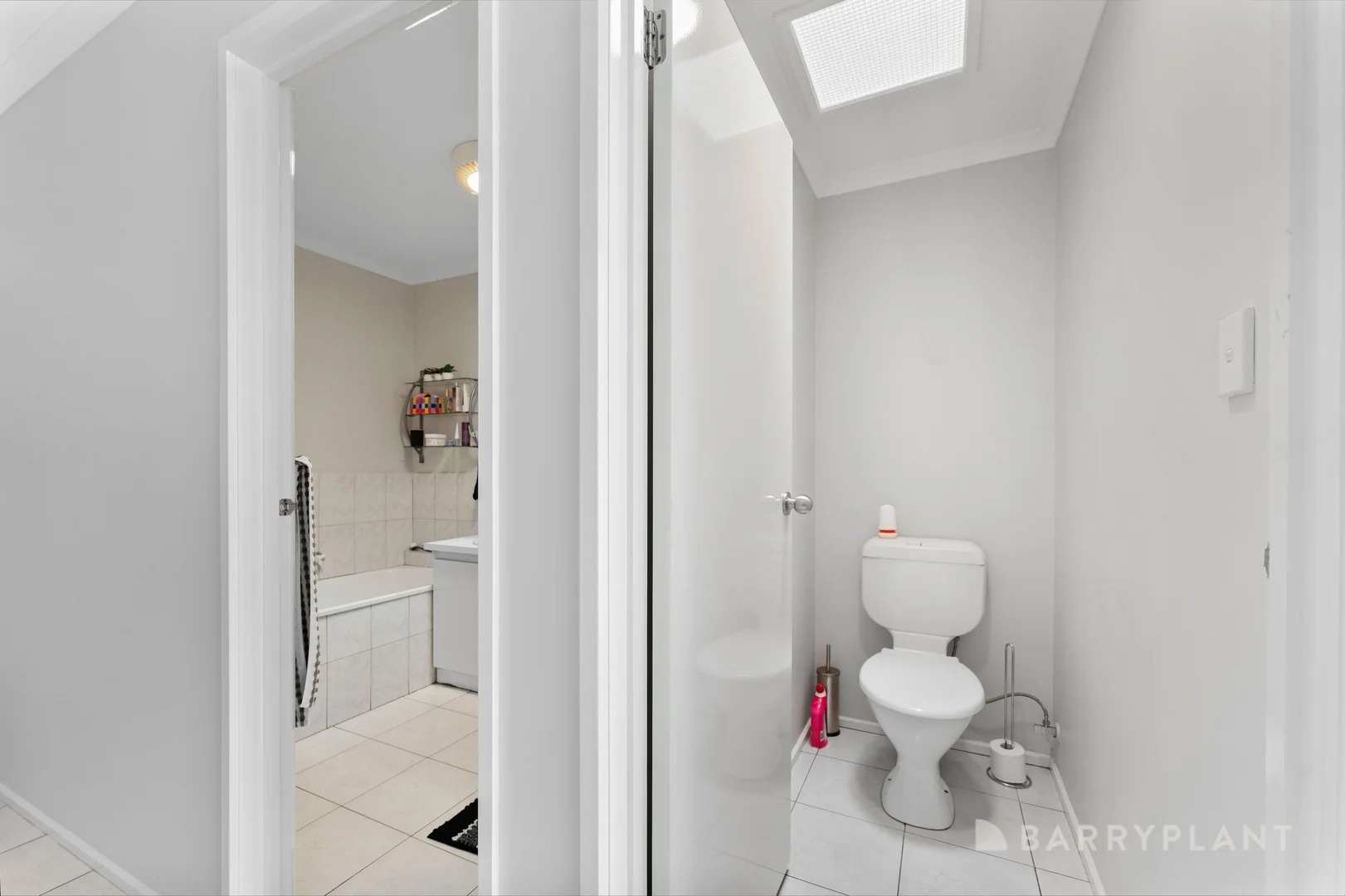 Additional image 12 of 2/52 Currunghi Court, St Albans VIC 3021
