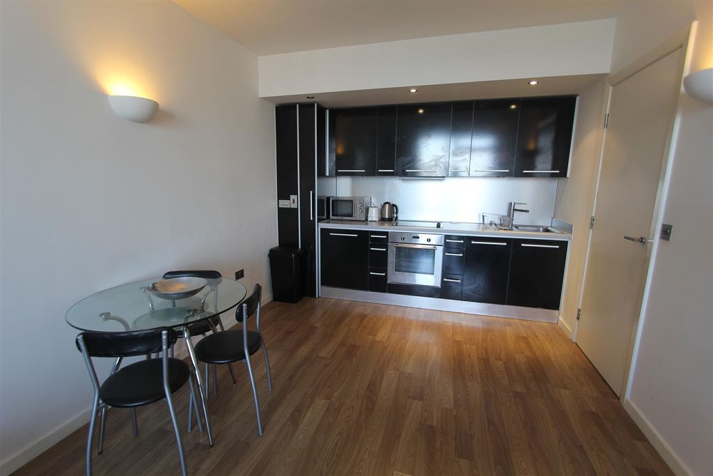 Additional image 2 of 2 bed flat for saleWest Point, Wellington Street LS1