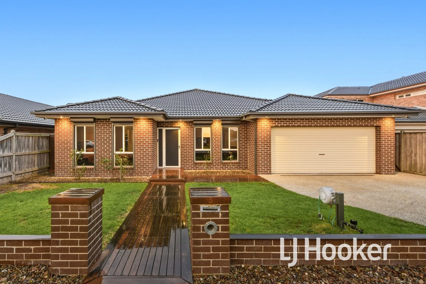 5 Greendale Boulevard, Pakenham VIC 3810