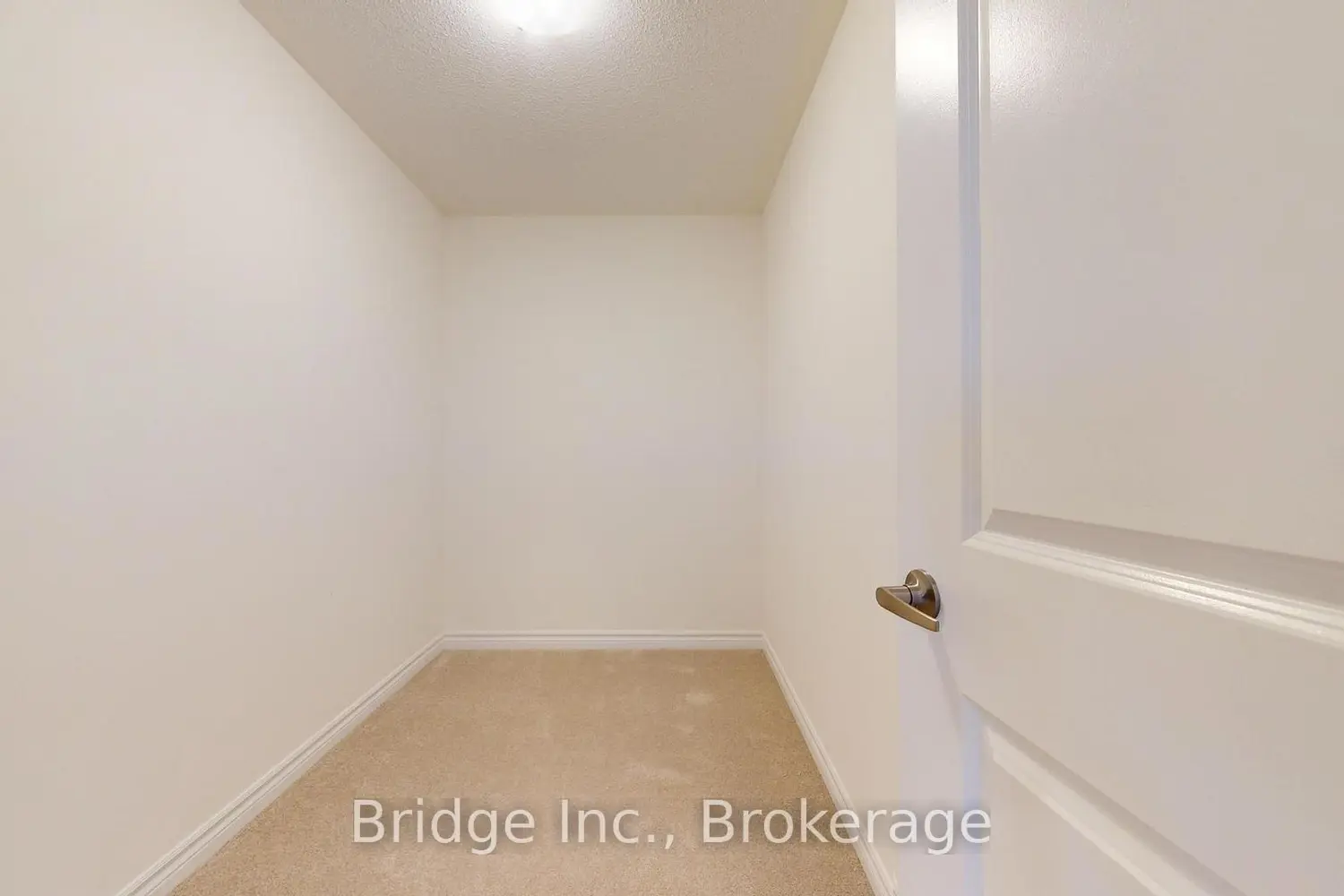 12 Hillcroft Way photo 5