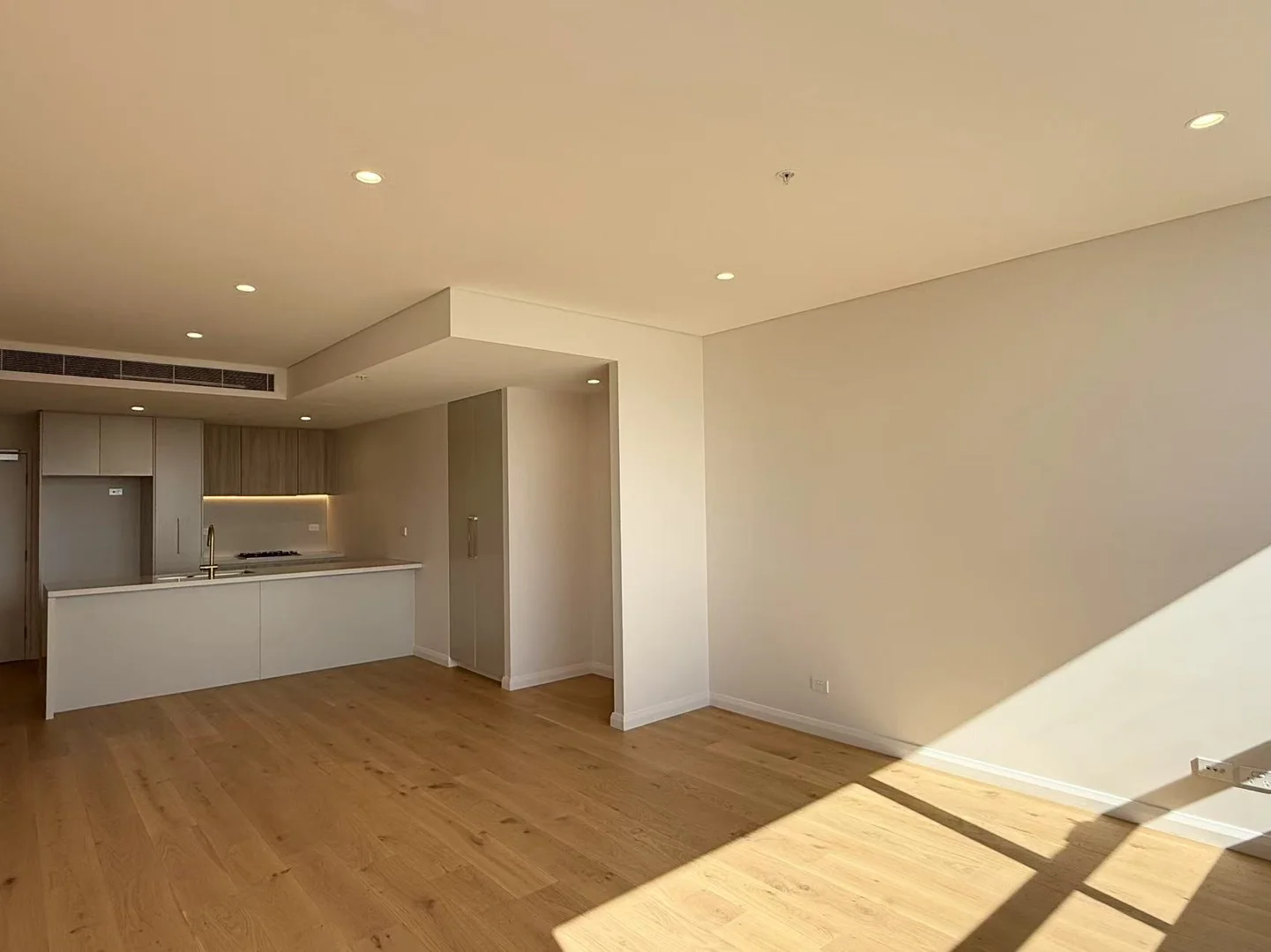 Additional image 5 of 504/13 De Clambe Drive, Castle Hill NSW 2154