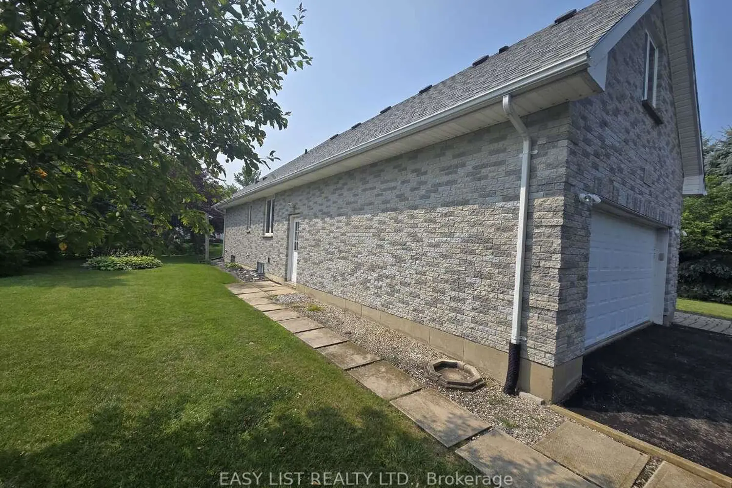 4335 Bluepoint Drive photo 3