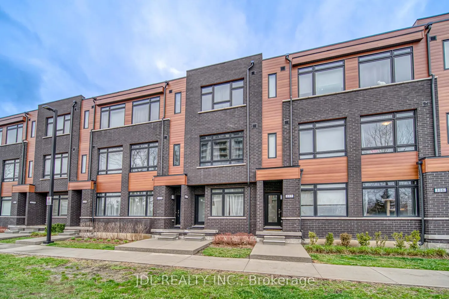 370 D Red Maple Road 118