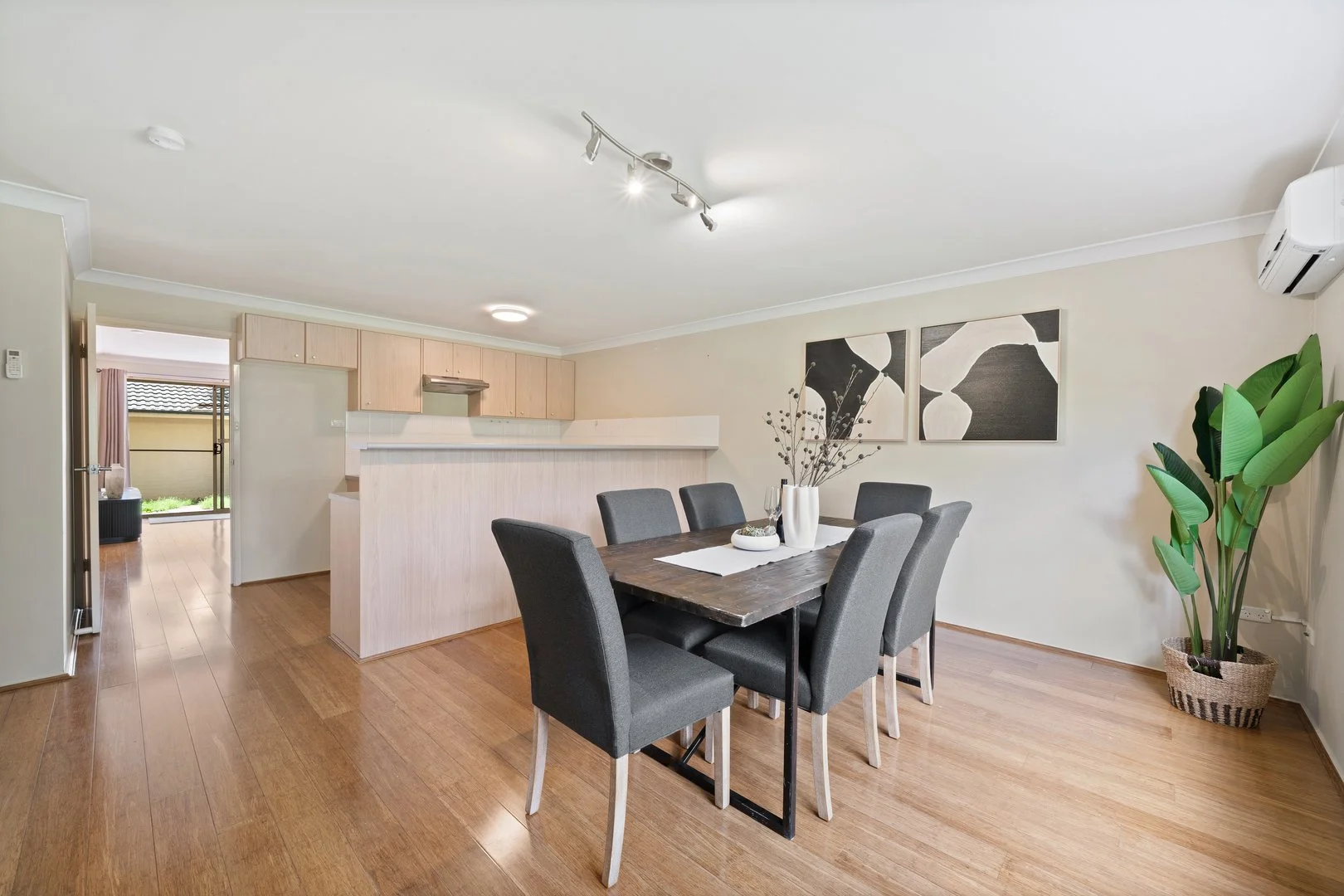 Additional image 4 of 22 Byron Court, Phillip ACT 2606