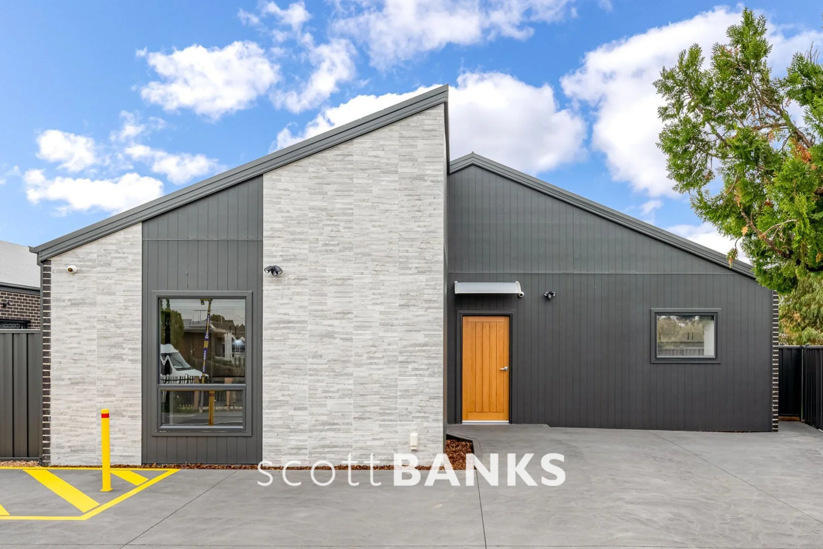 13 Raymond Street, Melton South VIC 3338
