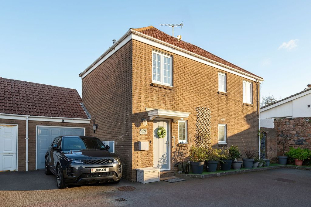 3 bed detached house for sale29 Priory Farm, St Clement JE2