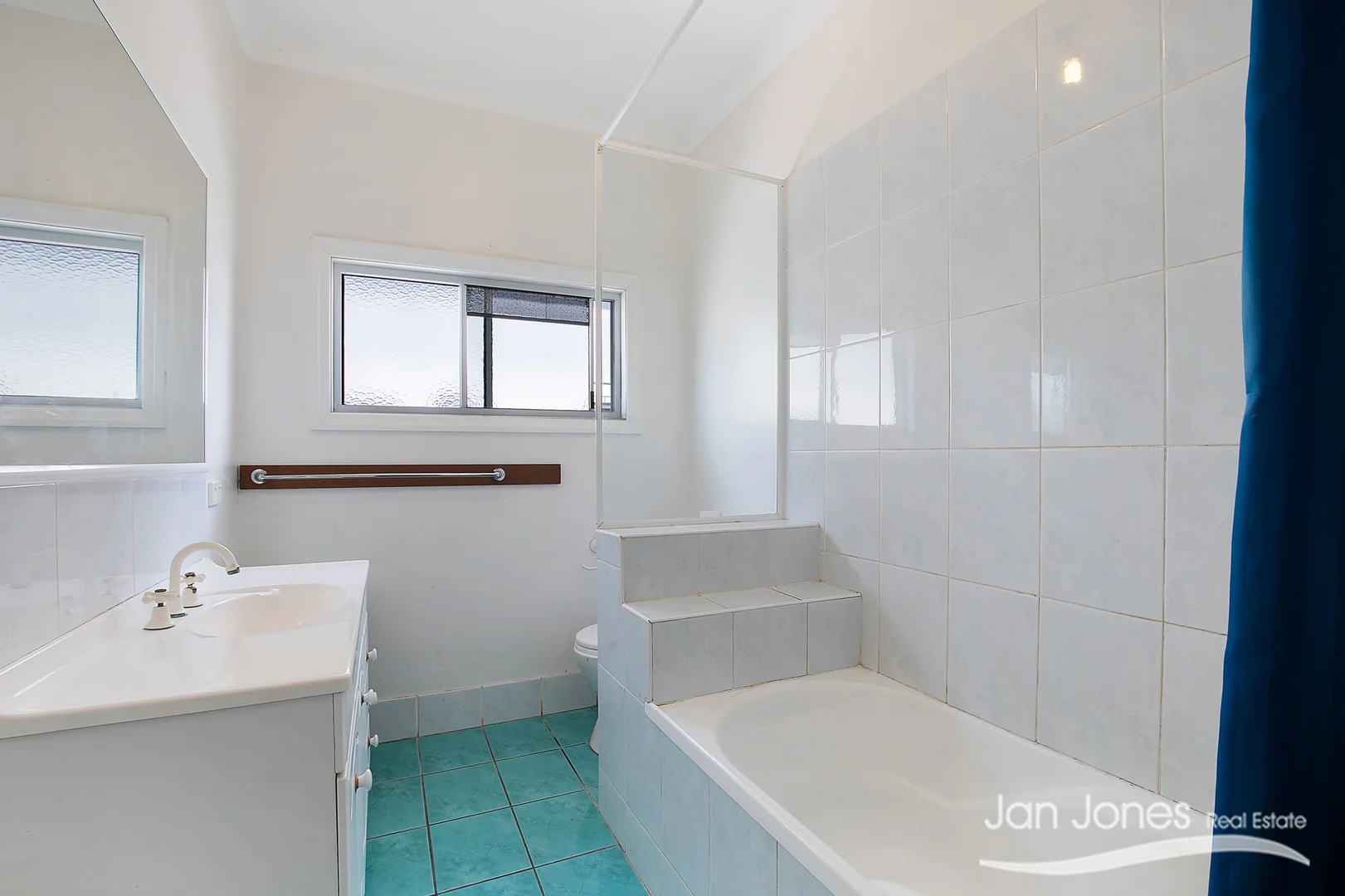 Additional image 11 of 107 Eversleigh Road, Scarborough QLD 4020