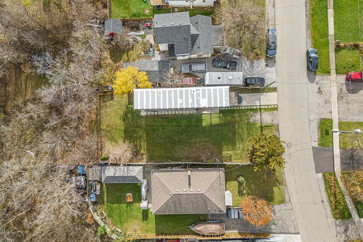 15 Hillview Road photo 2