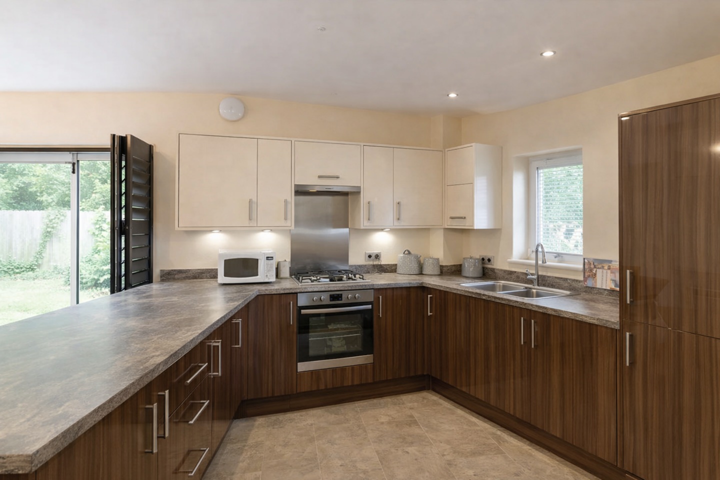 2 Bed Flat, Highfield Road, B15, N1 7GU photo 5