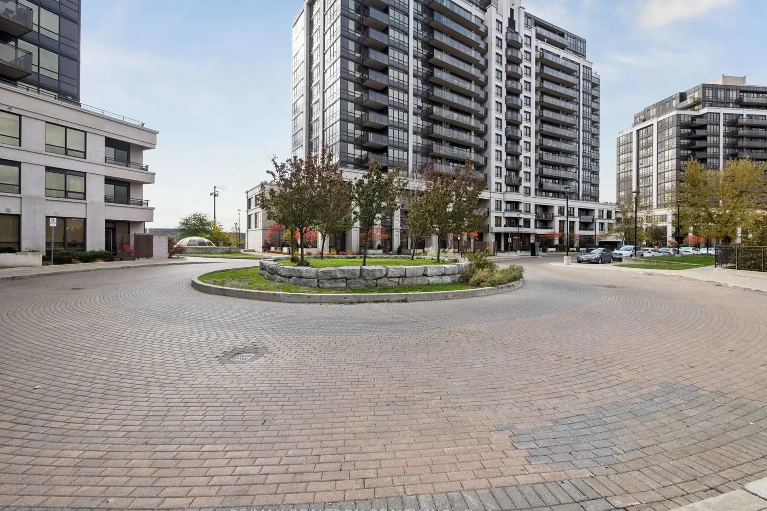 1060 Sheppard Avenue 109 photo 2