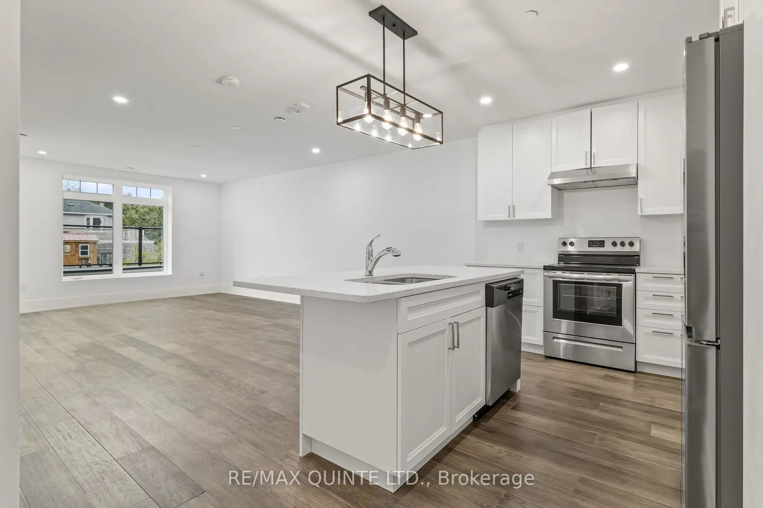 17 Cleave Avenue 306 photo 4