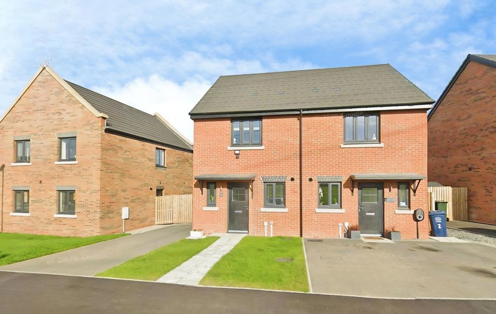 2 bed semi-detached house for saleAlpine Place, Callerton NE5