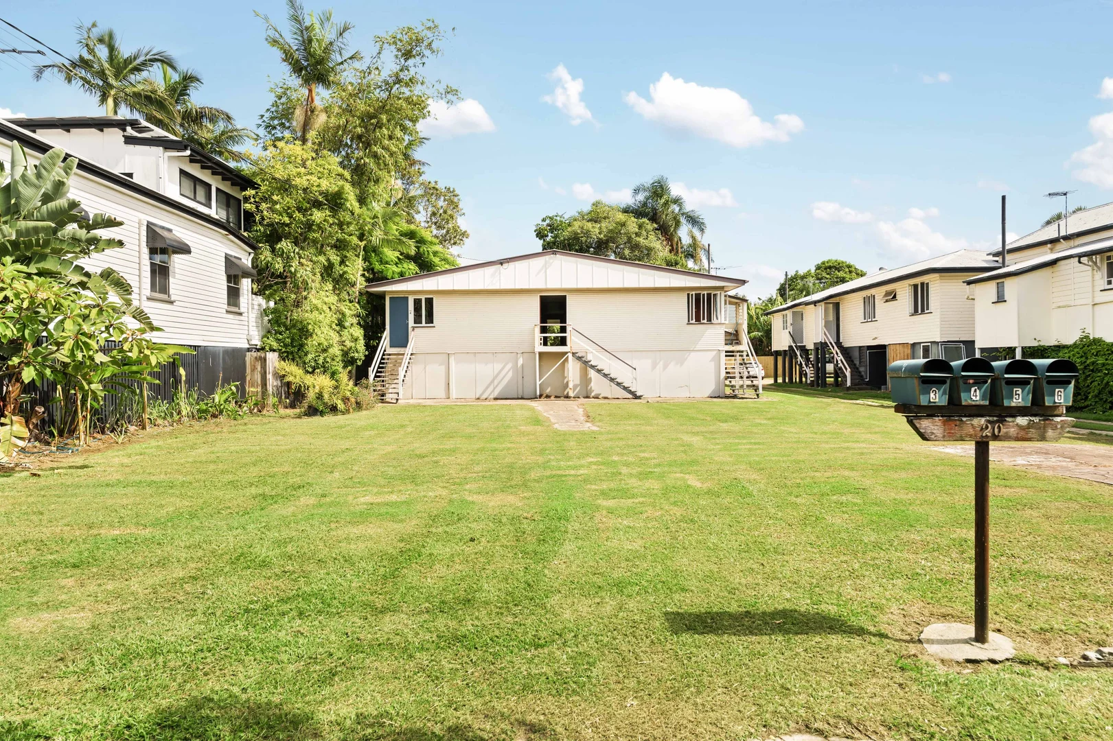 20 Sixth Avenue, Sandgate QLD 4017 photo 3