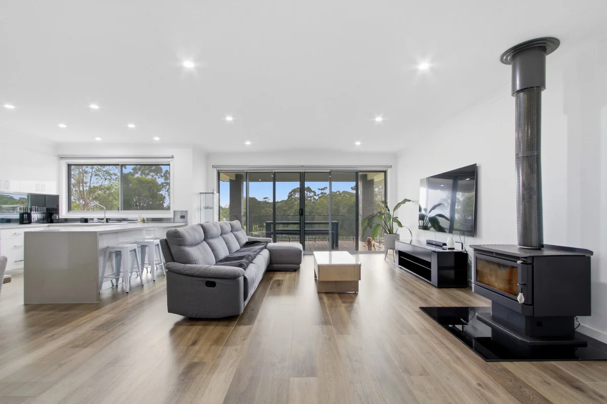 Additional image 6 of 2 Reggardo Rise, Lakes Entrance VIC 3909