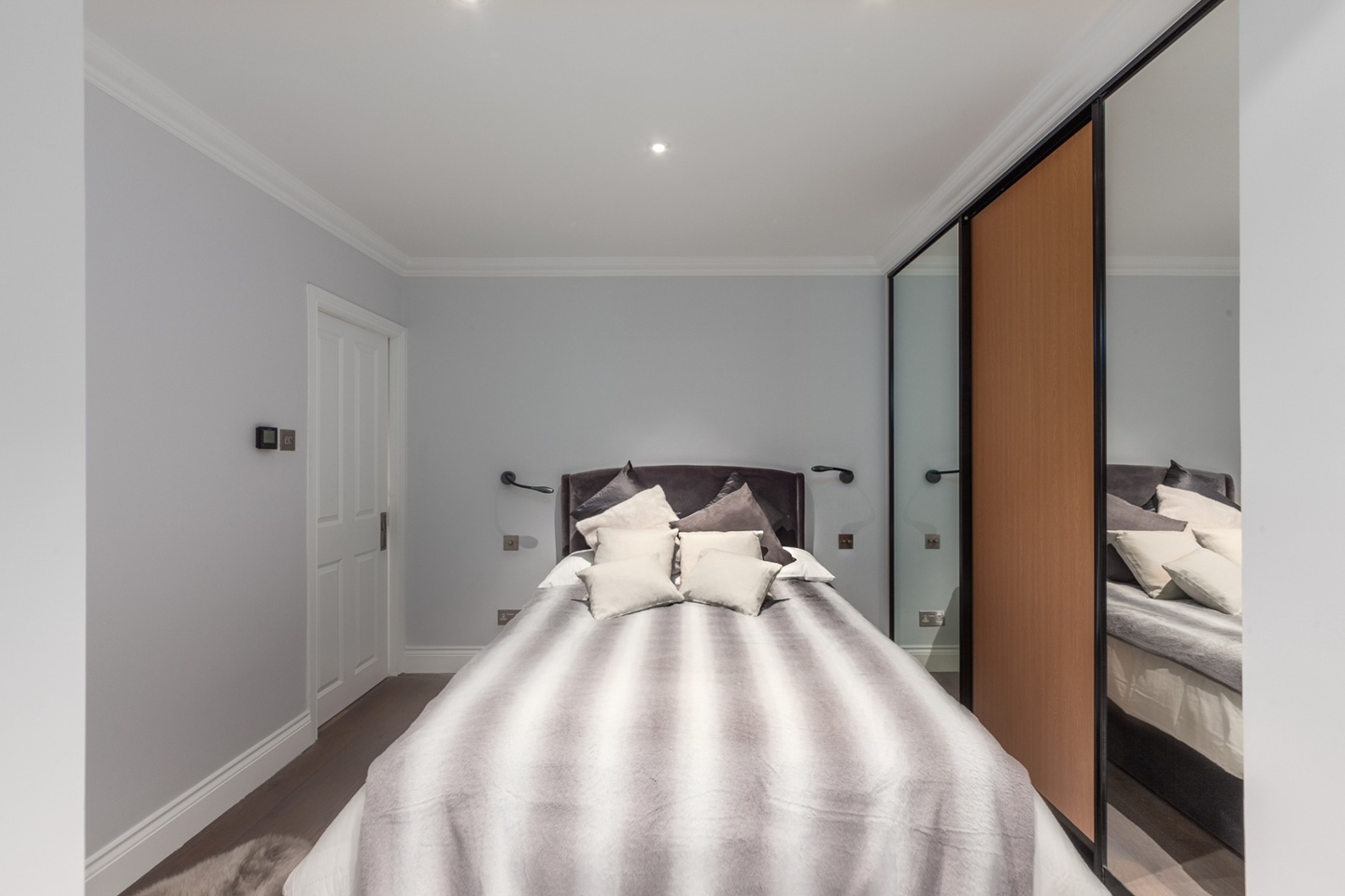 Additional image 2 of 1 Bed Flat, Lots Road Chelsea, SW10, N1 7GU