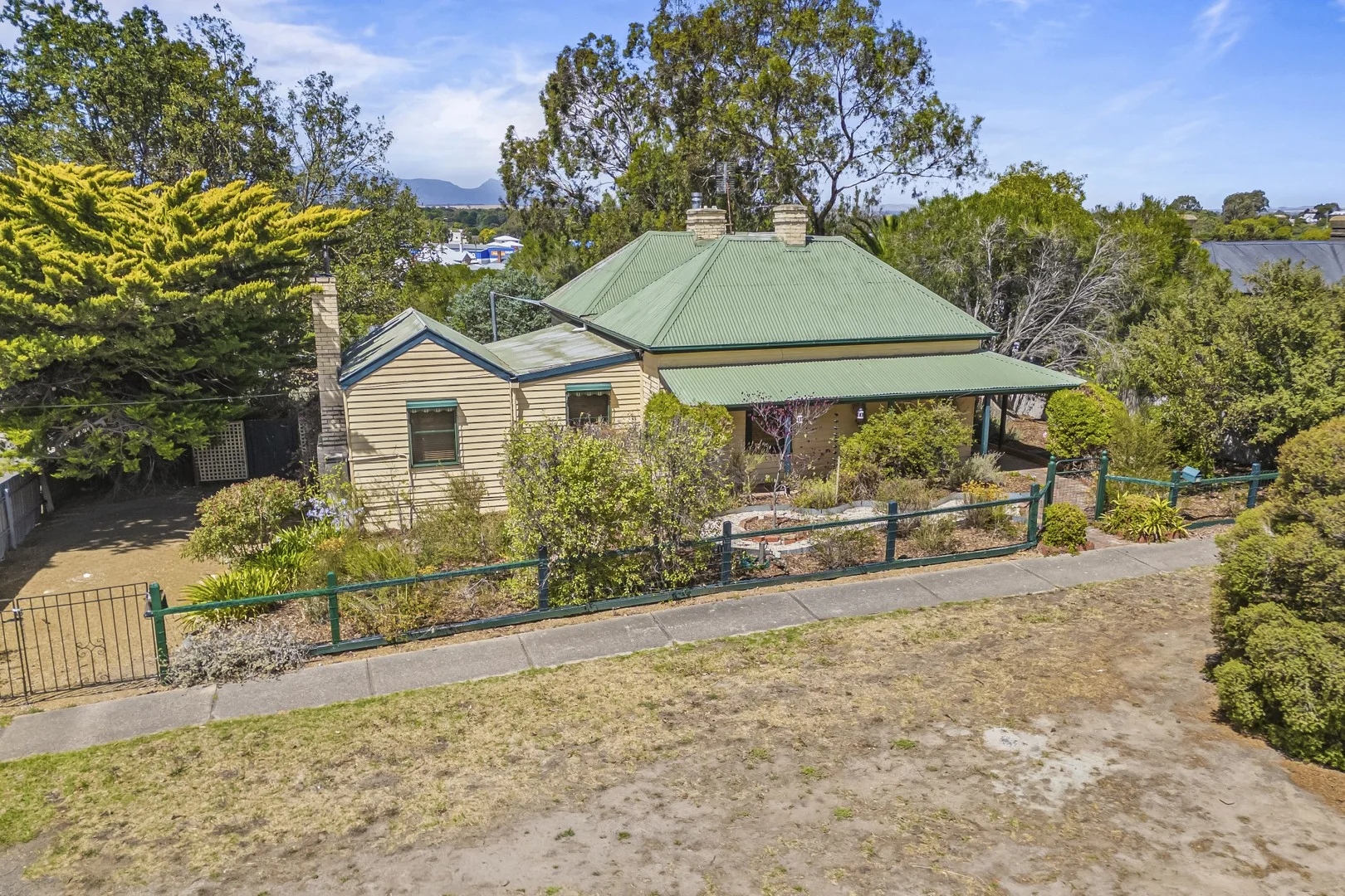 78 Queen Street, Ararat VIC 3377