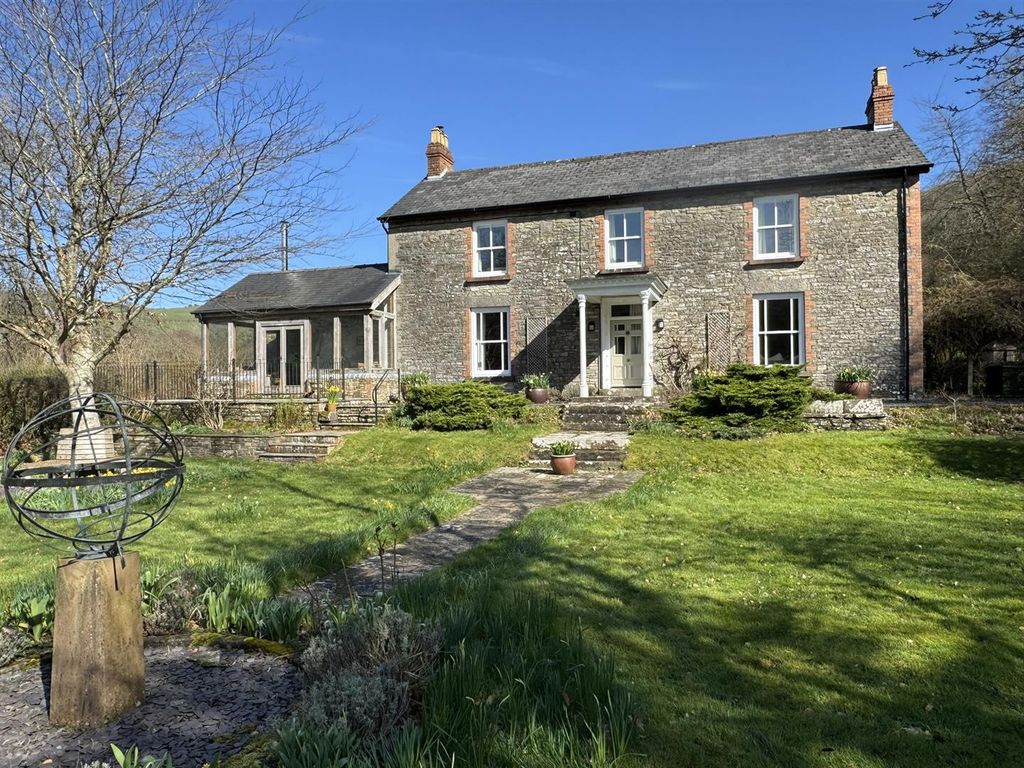 6 bed farm for saleLower Chapel, Brecon LD3