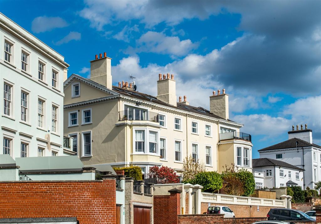Additional image 2 of 2 bed flat for salePark Heights, The Ropewalk, The Park NG1