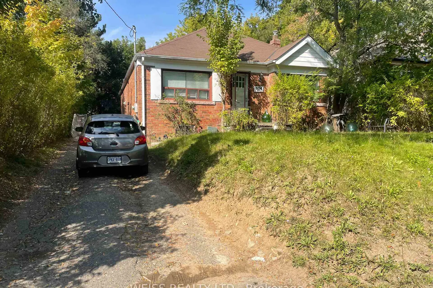 490 Coldstream Avenue